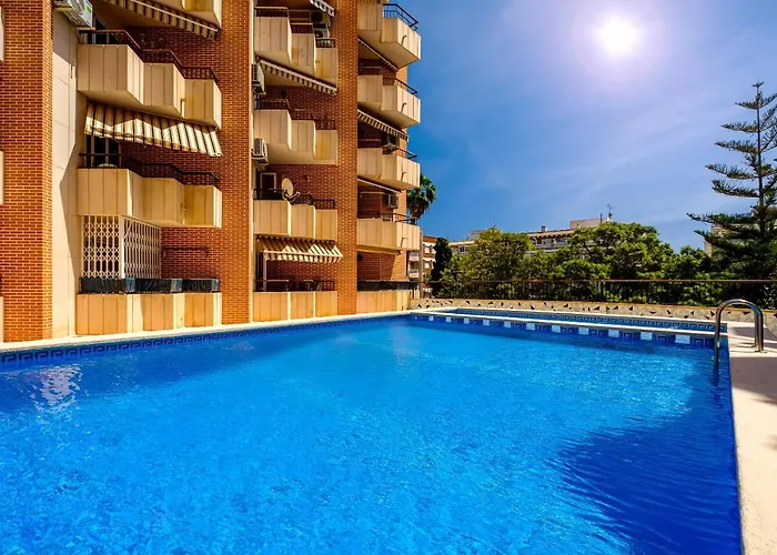 Playa Jardin Iv شقة تورّيفيِخا